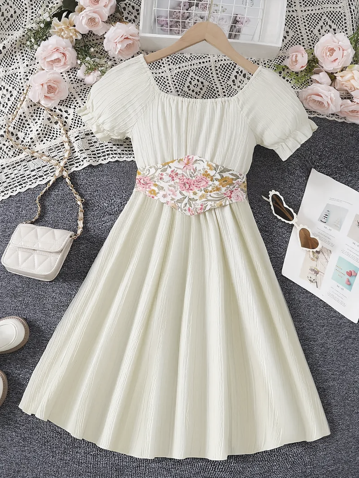 Elegant Vintage-Inspired Baby Girl Dress – Floral Waist Belt & Puff Sleeves
