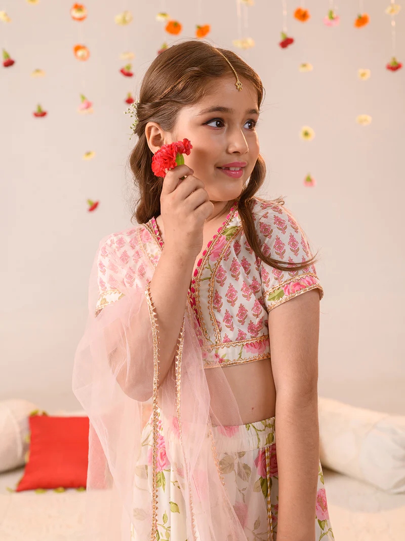 Elegant Floral Embroidered Lehenga Choli for Girls – Festive & Wedding Wear