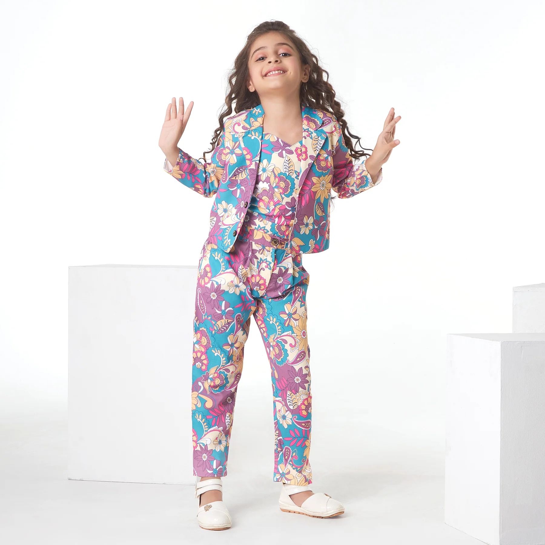 Trendy Floral Co-Ord Set for Girls – Stylish & Comfortable Outfit