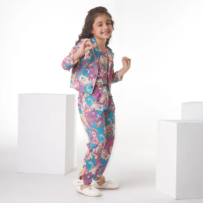 Trendy Floral Co-Ord Set for Girls – Stylish & Comfortable Outfit