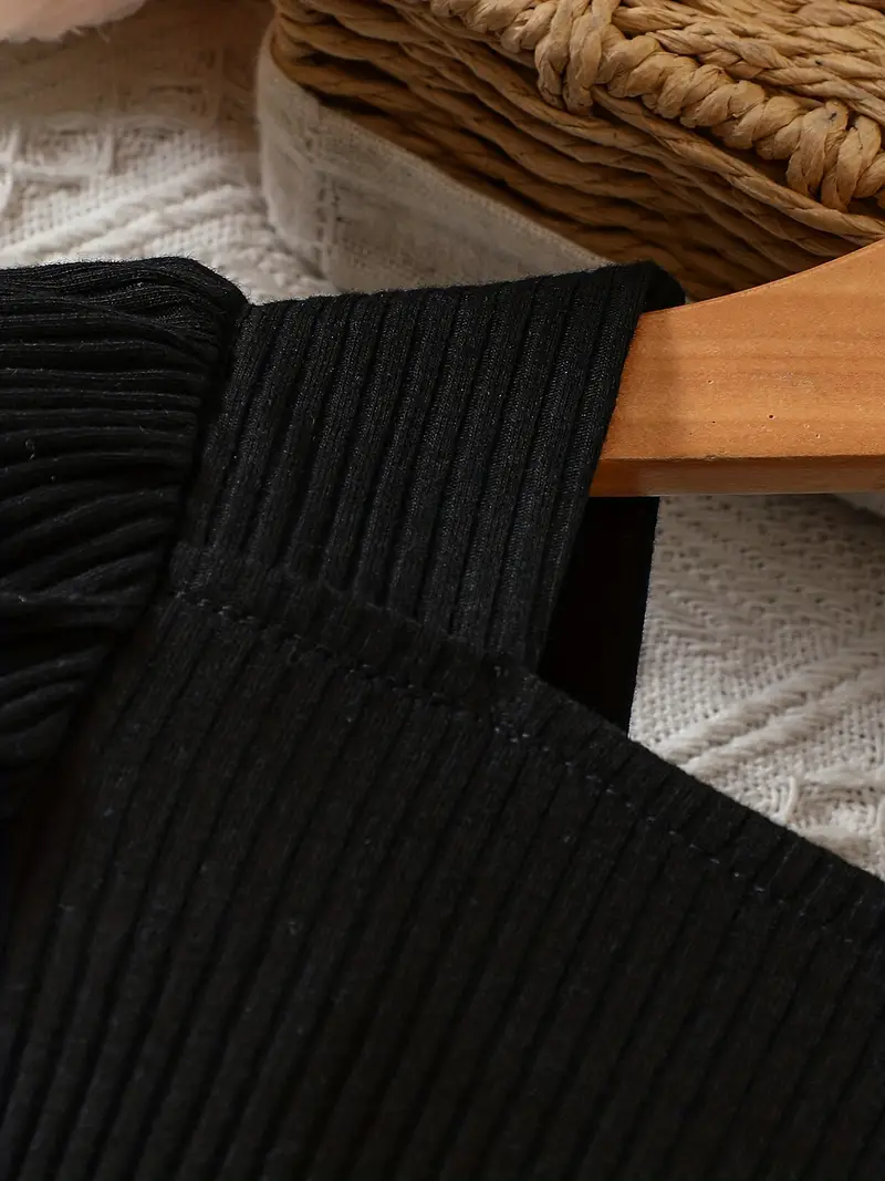 Elegant Baby Girl Dress with Floral Embellishments